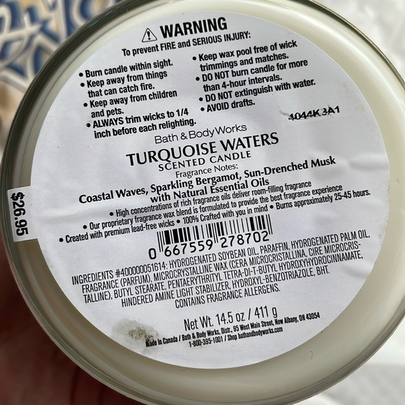 Turquoise Waters Bath and Bodyworks 3wick candle - Picture 2 of 3